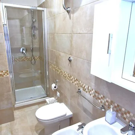 Cecilia House 4* Rome