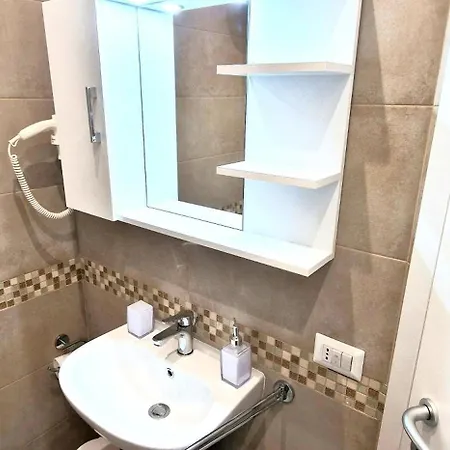 Guest house Cecilia House 4*