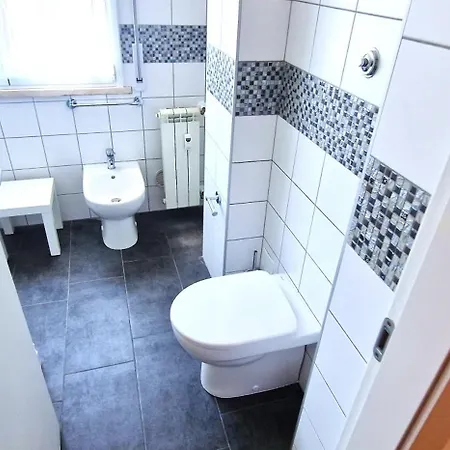 Guest house Cecilia House 4*