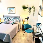 Cecilia House 4*