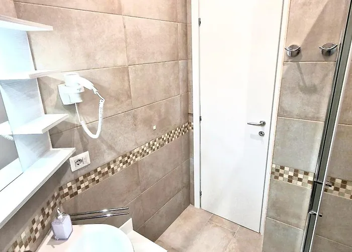 Cecilia House 招待所