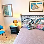 Cecilia House بيت ضيافة