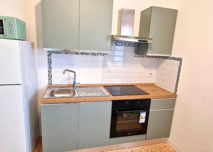 Cecilia House بيت ضيافة 4*