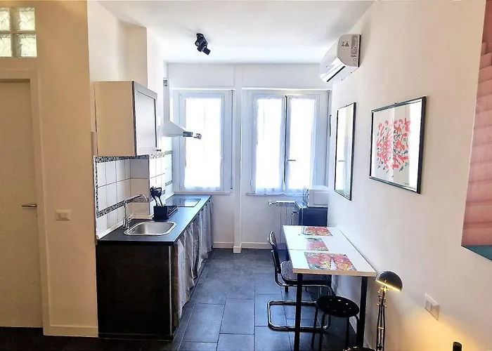 Cecilia House בית הארחה
